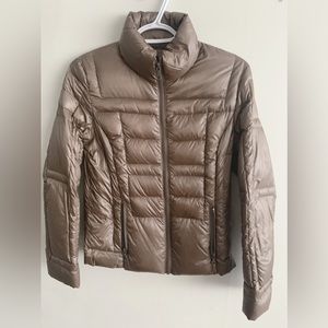 Uniqlo premium ultra light down jacket packable